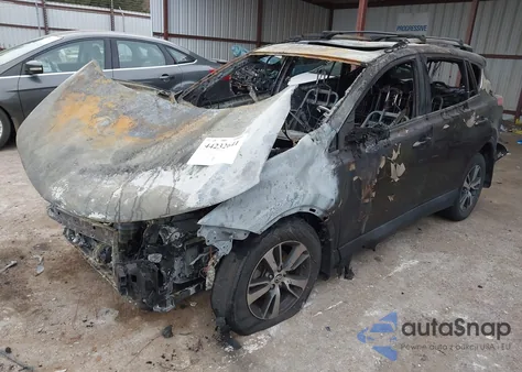 2017 Toyota Rav4 Xle z USA, uszkodzony, nr VIN 2T3WFREV6HW366179